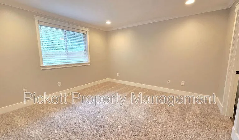133 NE Gilmax Ln — Photo 13