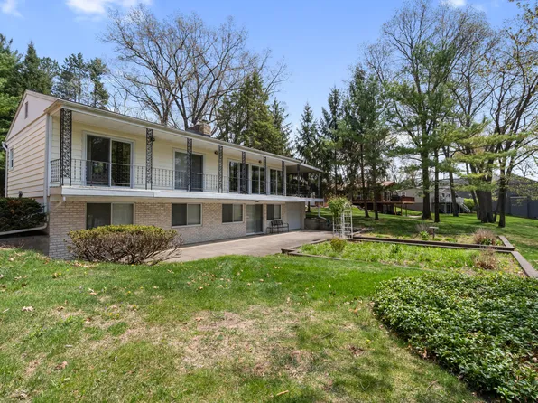 11253 Pinewood Dr, Jerome, MI 49249