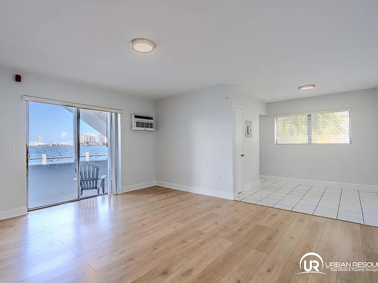 7931 East Dr #301 — Photo 8
