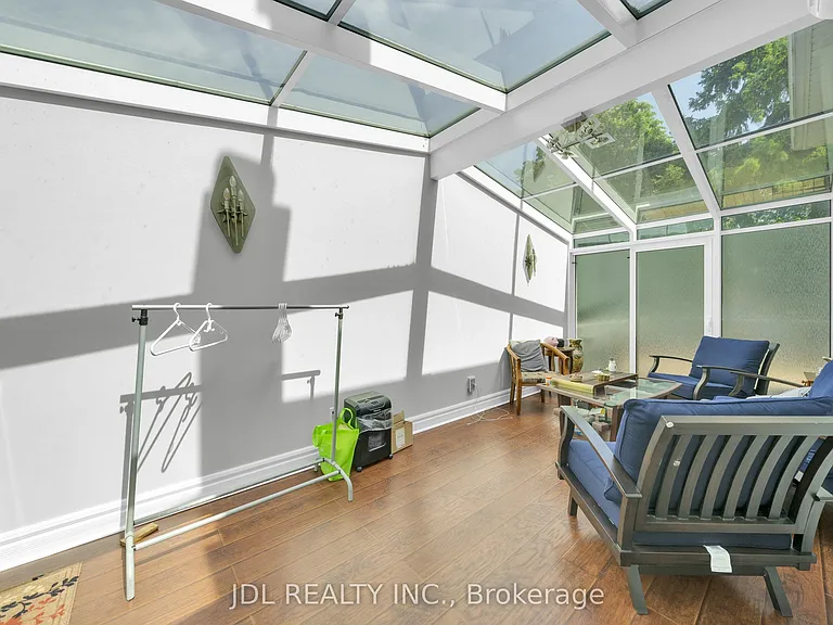 53 Southdale Dr — Photo 13