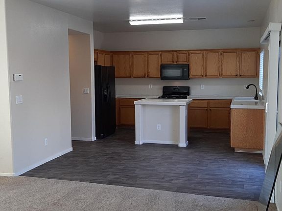 4th image of 916 Malibu Sands Ave