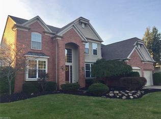 8656 Penfield Dr, Northfield, OH