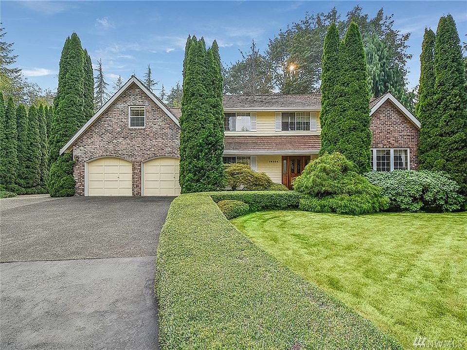 Welcome Home!!  Very nice curb appeal!