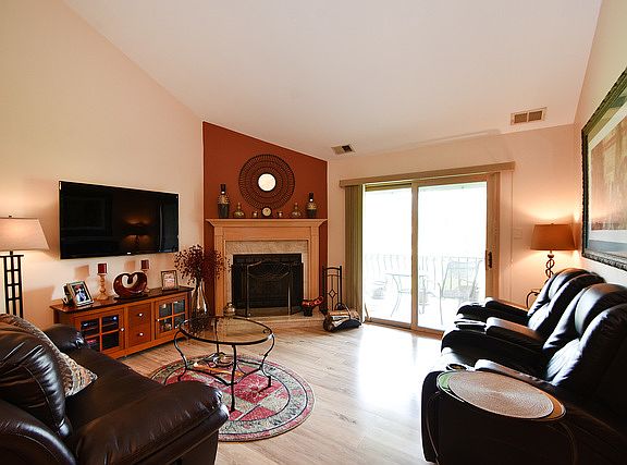 3rd image of 18321 Pine Lake Ct APT 3