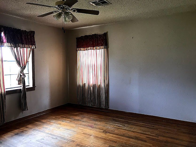 2nd image of 1506 Adams St