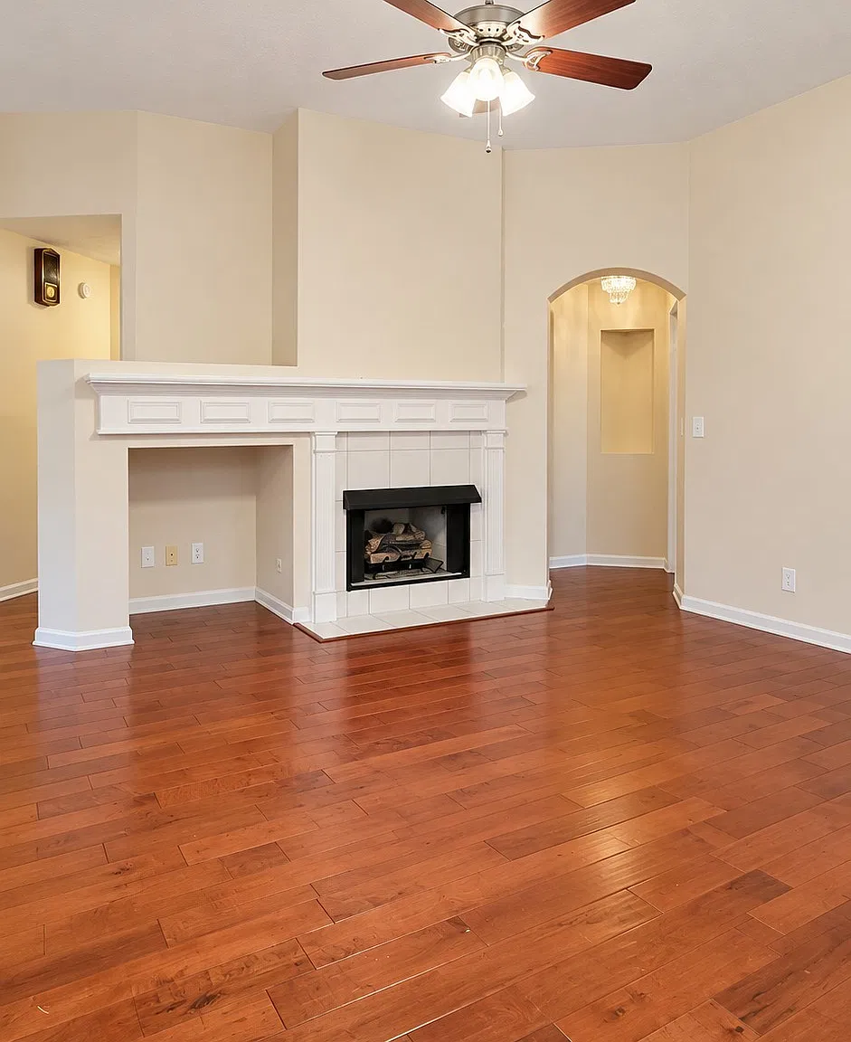 3 bed, 2.0 bath, 1430 sqft, $1,800 — Photo 3