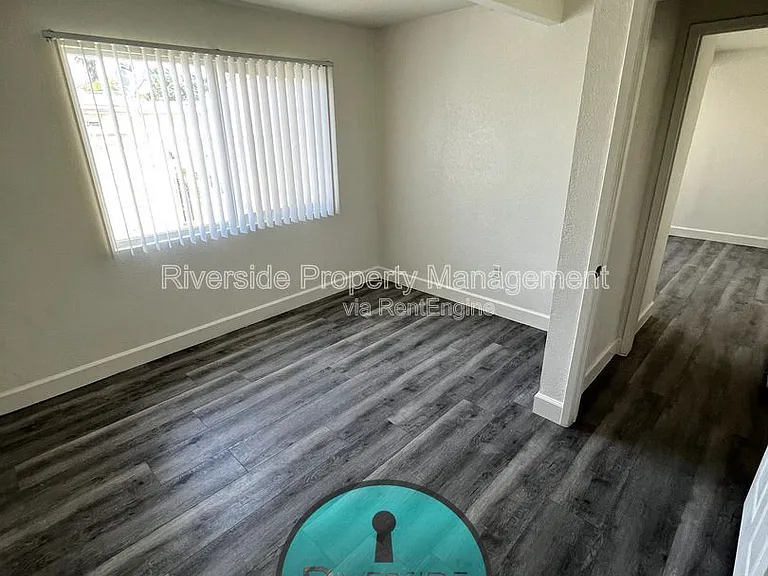 1221 Villa St #A — Photo 14