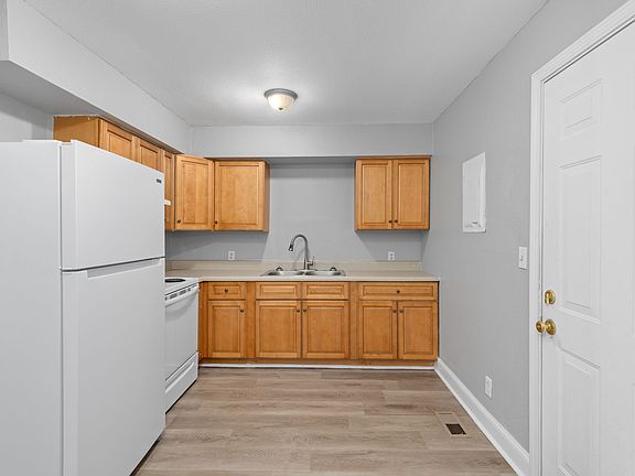 5th image of 410 Manor Dr #C4