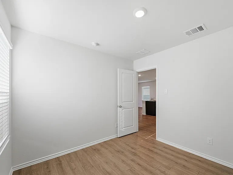 1309 Brook Ln — Photo 7