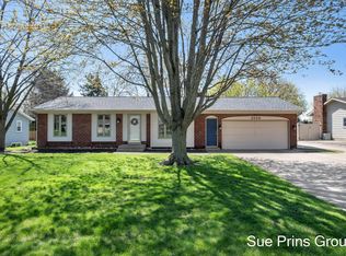 2556 Windcrest St, Jenison, MI 49428