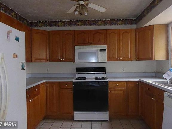 3rd image of 543 Kenora Dr