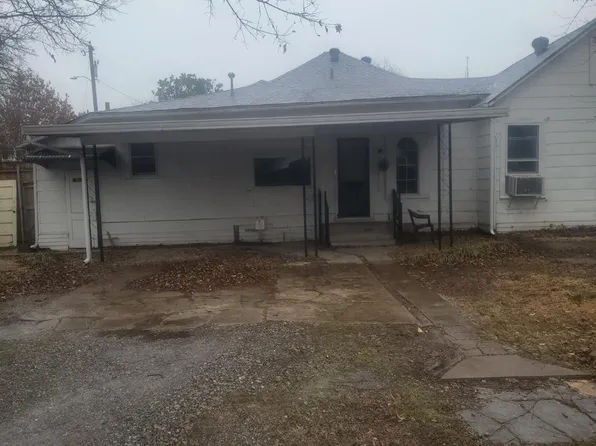 721 Poplar St Unit B, Bonham, TX 75418