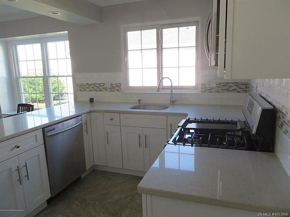 5th image of 18 Greenwich Ave