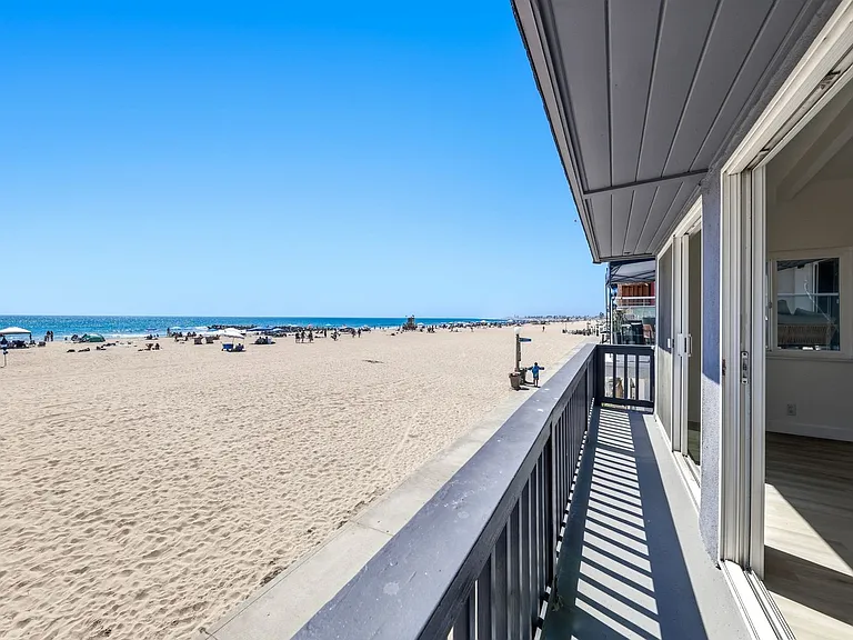 3010 W Oceanfront — Photo 11