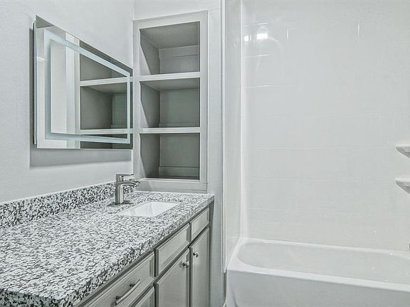 5th image of 215 N Milby St