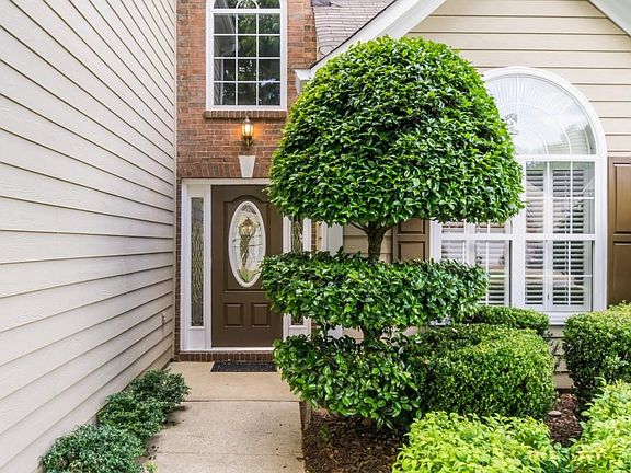 2nd image of 1377 Glenover Way
