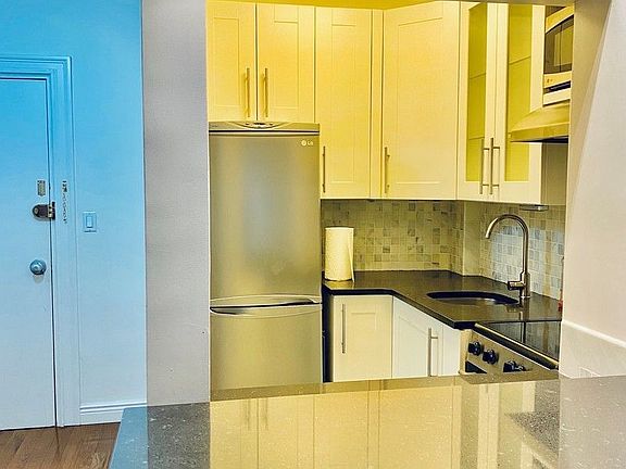 3rd image of 80 Park Ave APT 4B