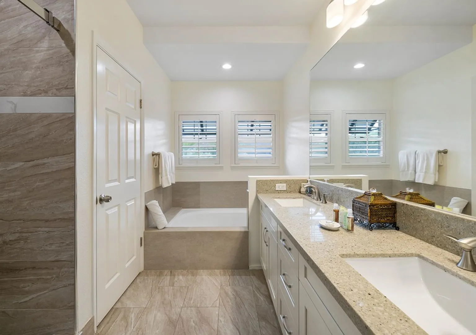 Coconut Plantation 1078-3: Spacious 4BR Beach Home — Photo 3