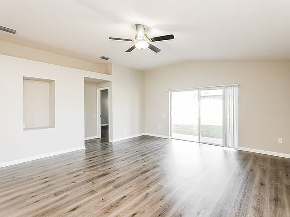 4th image of 30441 Annadale Dr