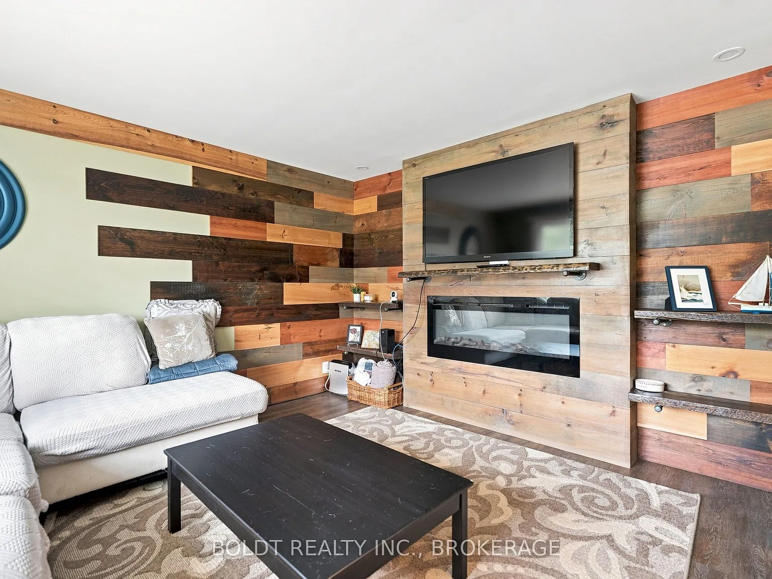 3 bed, $2,300 — Photo 4