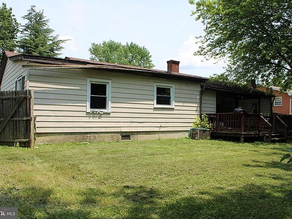 5th image of 1081 Bell Air St