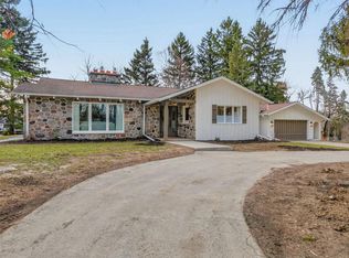 1635 Highland DRIVE, Elm Grove, WI 53122