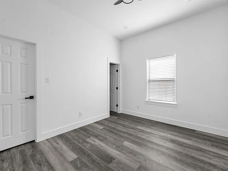 3018 Henry St #A — Photo 15