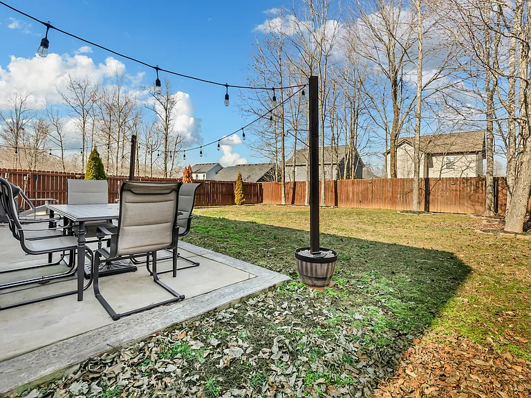 505 Sourwood Dr — Photo 2