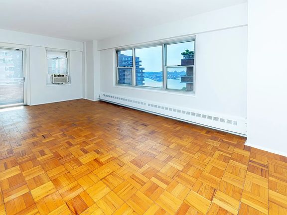 2nd image of 575 Grand St APT E1704