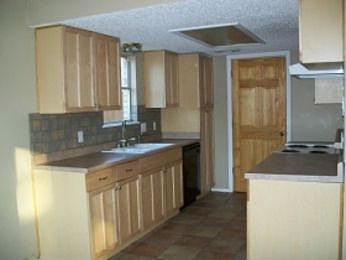 5th image of 4740 Moss Rose Dr