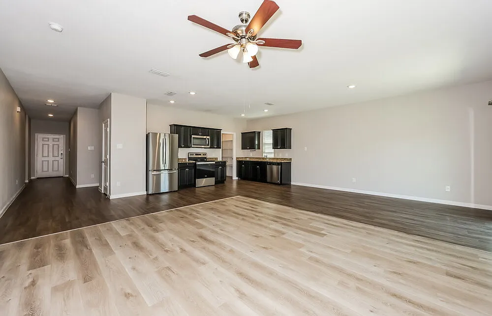 3 bed, 2.0 bath, 1589 sqft, $1,925 — Photo 3