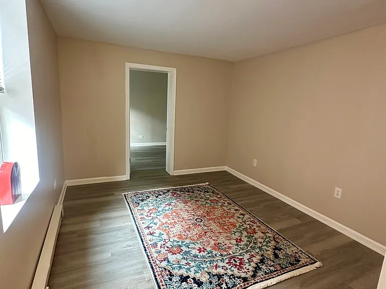 207 W 5th St #B — Photo 17