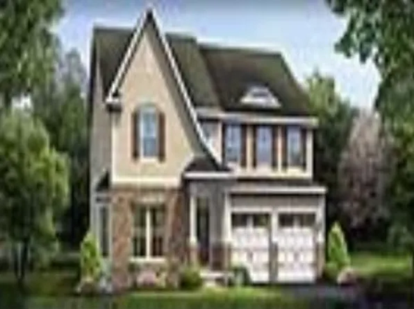 9011 Moss Pointe Cir, Olmsted Falls, OH 44138