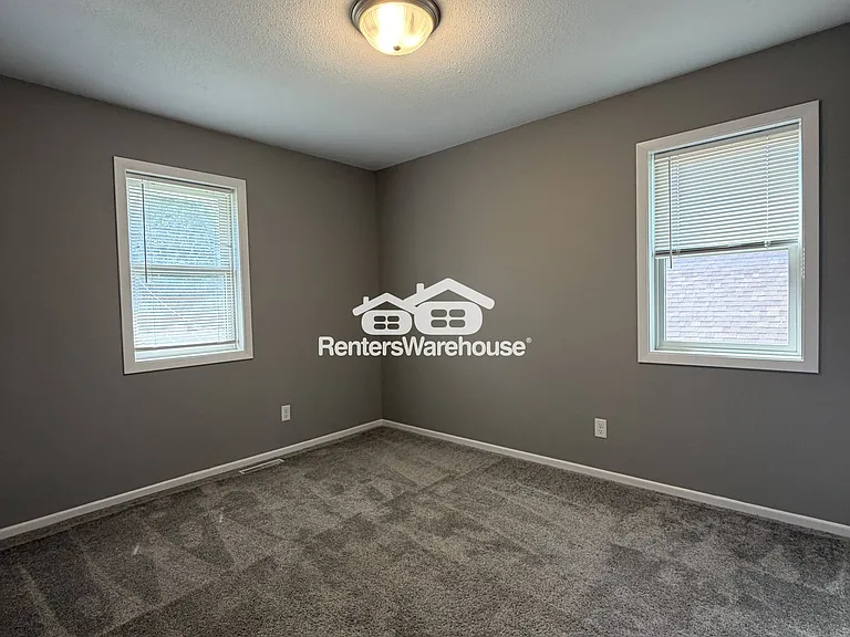 723 Tyler St NE — Photo 11