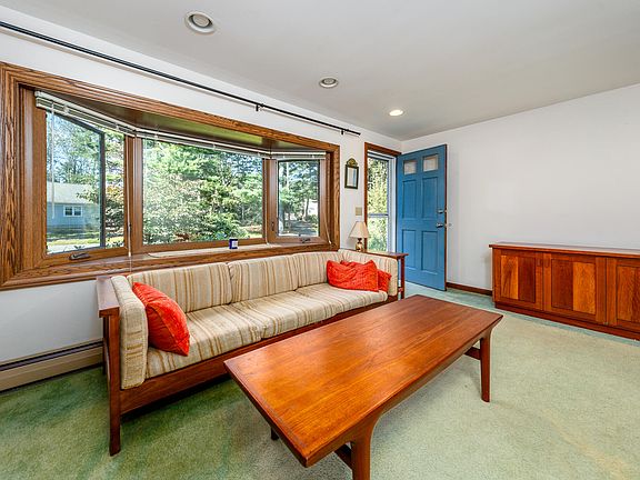 4th image of 382 Mariner Circle