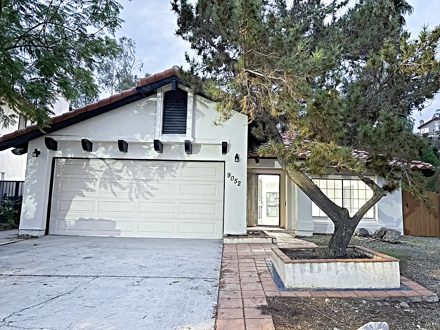 5 bed, 2176 sqft, $5,500 — Photo 1