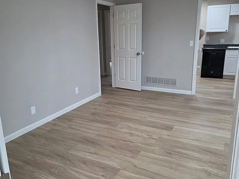 7405 Ralston Rd — Photo 6