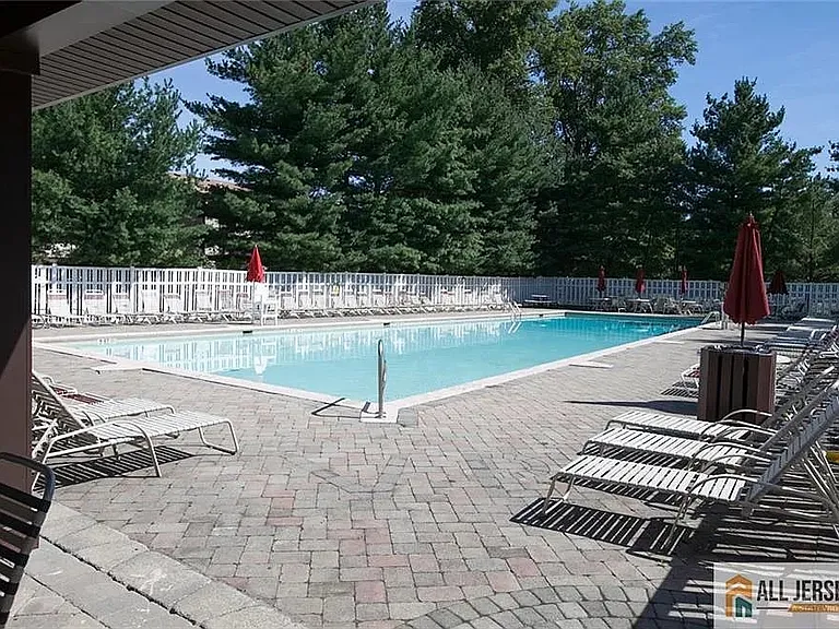 6805 Hana Rd — Photo 15