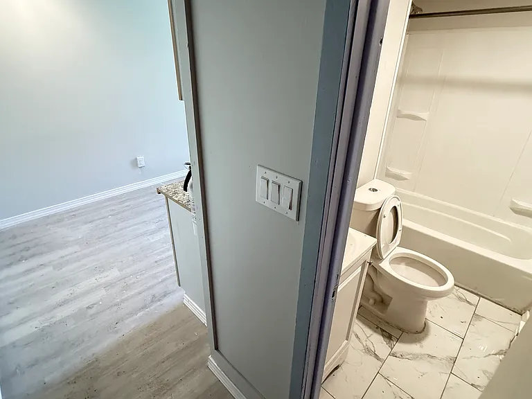 619 W State St #4 — Photo 5