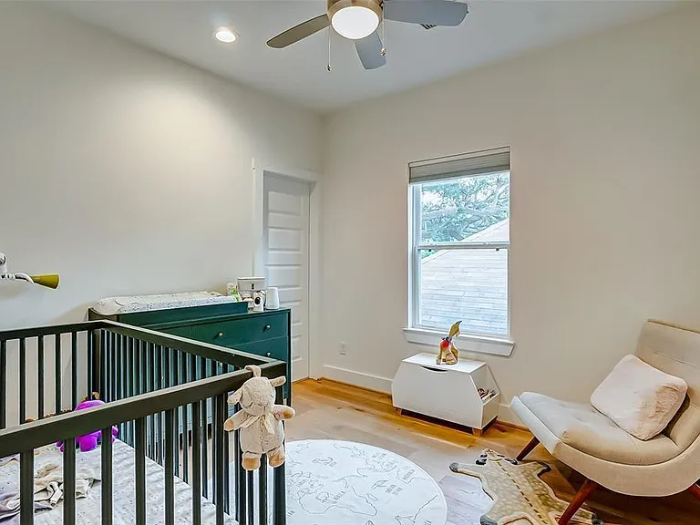 306 E 28th St #B — Photo 27