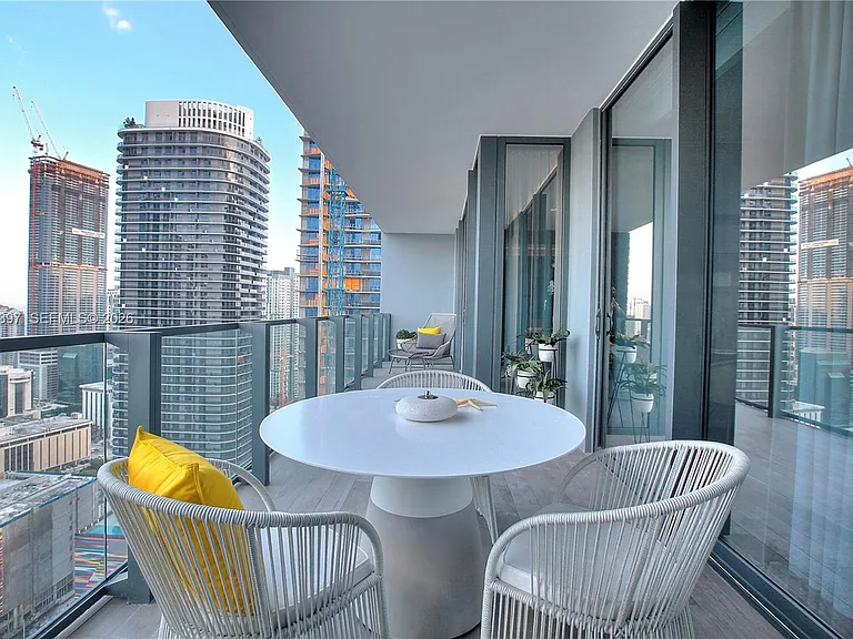 88 SW 7th St #3007 — Photo 31