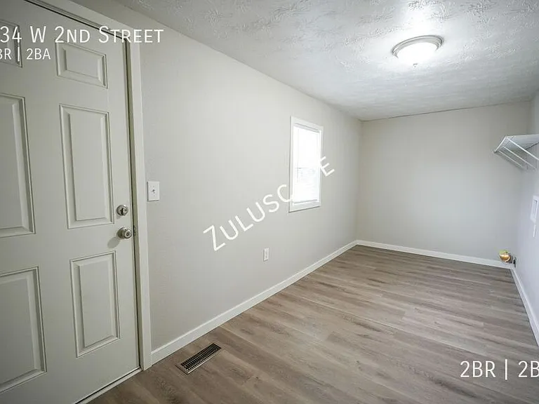 734 W 2nd St — Photo 12