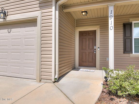 5th image of 1910 Butternut Drive