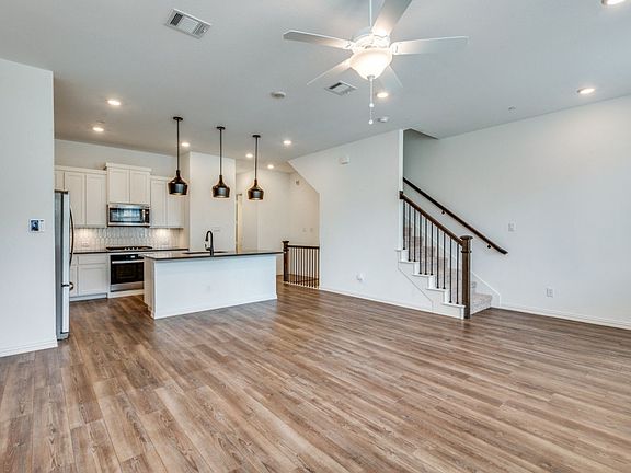 5th image of 4417 Ward St