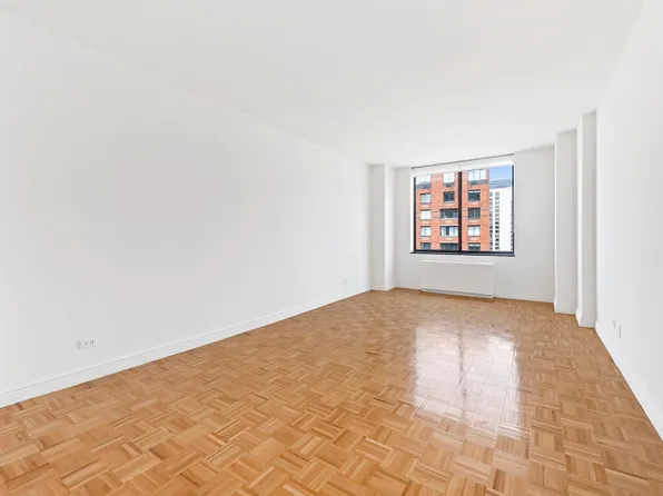 380 Rector Place image 3 of 11