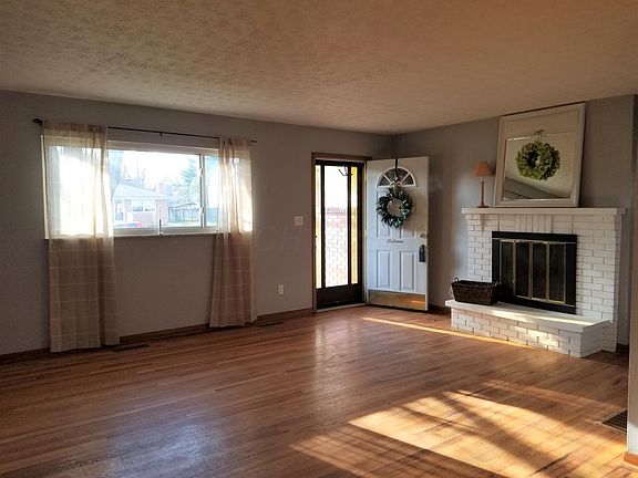 4th image of 1170 Carrousel Dr E