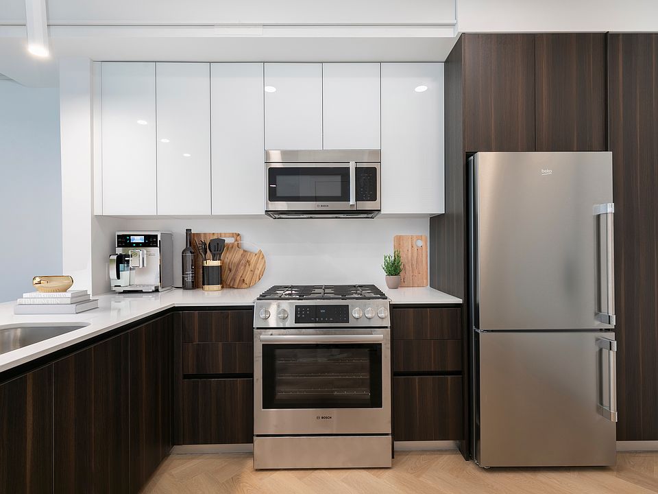 1st image of 5570 Melrose Ave #216