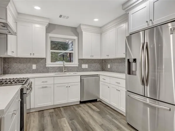 8177 Count St, Houston, TX 77028