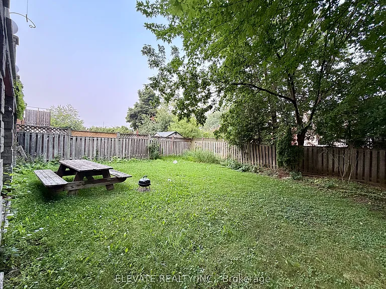 1556 Princelea Pl — Photo 19