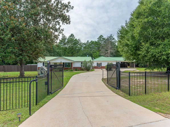 6056 Garden City Rd, Crestview, FL 32539